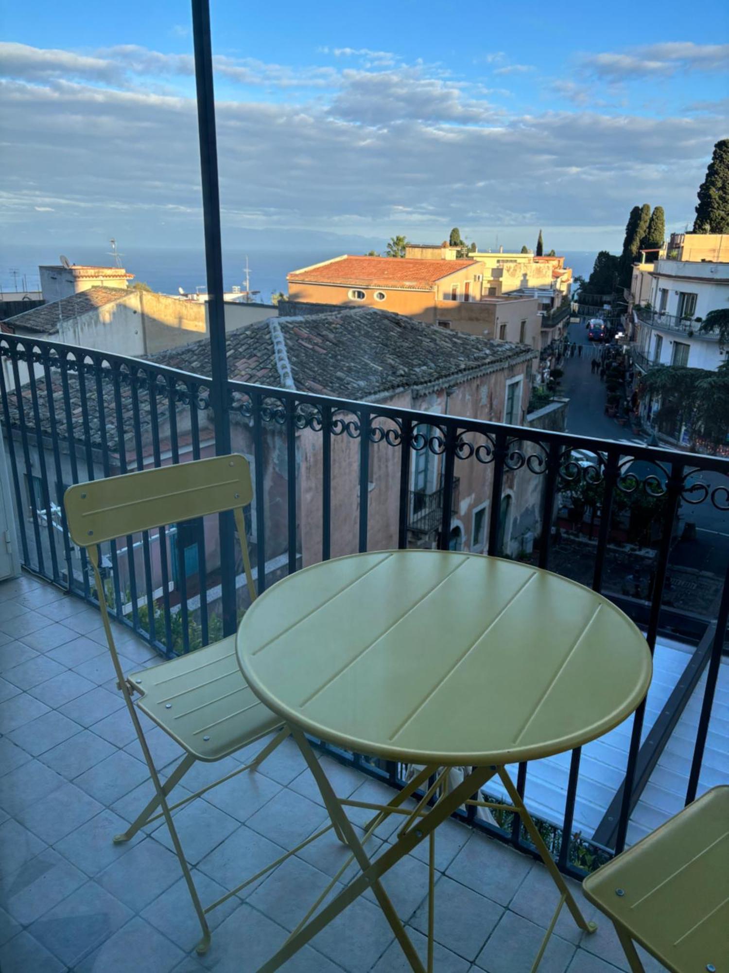 C'Est La Vie Taormina Apartment Exterior photo