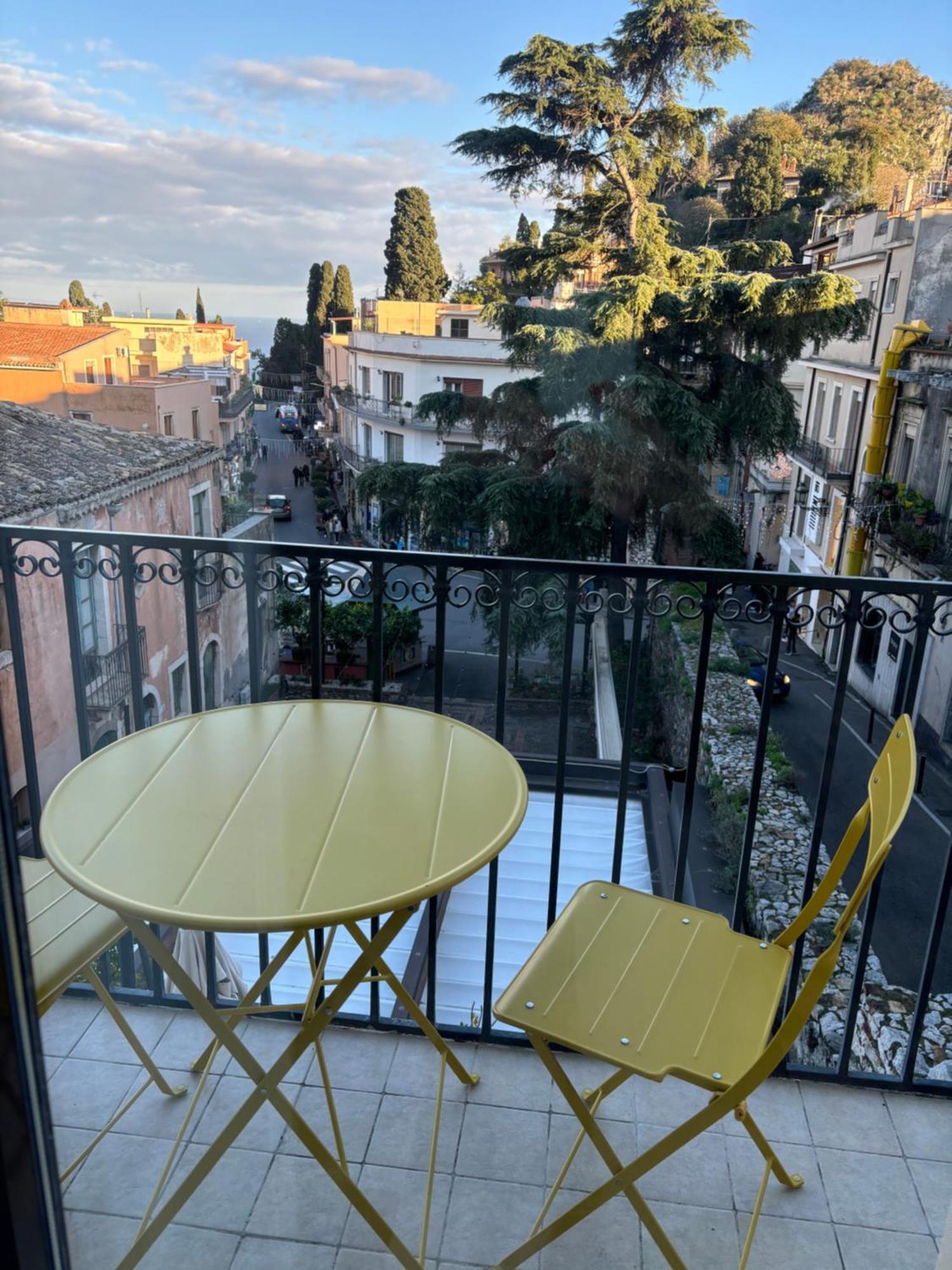 C'Est La Vie Taormina Apartment Exterior photo